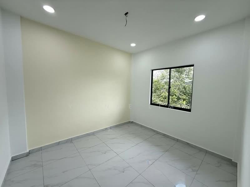 Flat Tasek 64 - 3