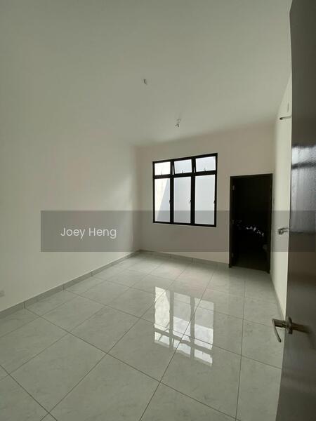 Seremban Corner Lot!! Below 600K Only For Bumi!! - 5