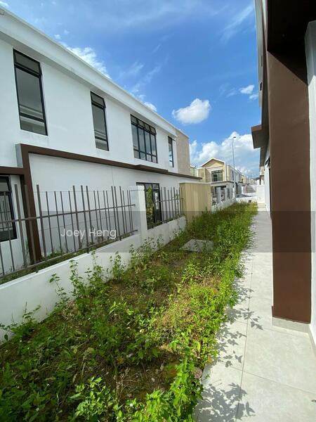 Seremban Corner Lot!! Below 600K Only For Bumi!! - 2