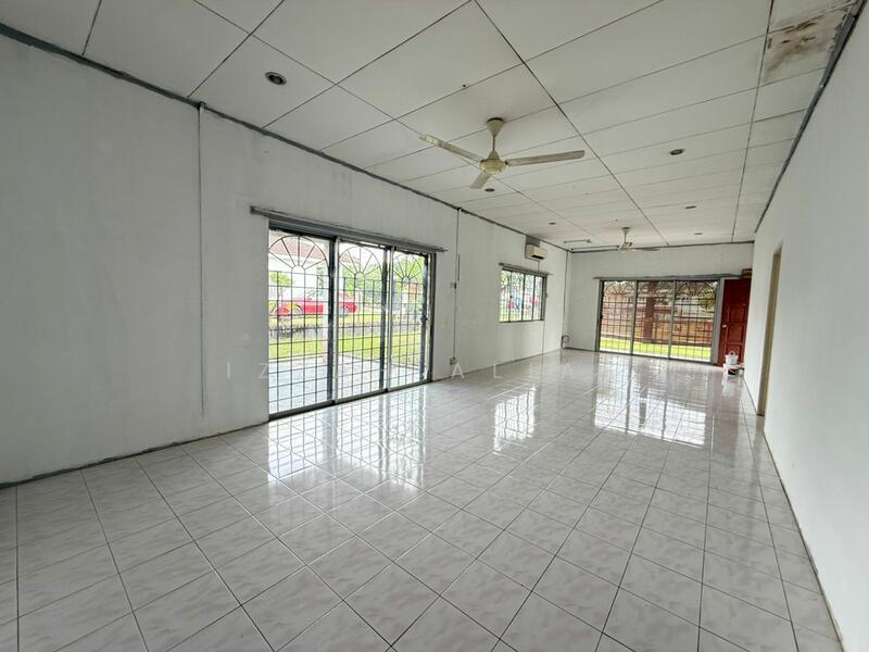 Taman Pinggiran Putra - 4