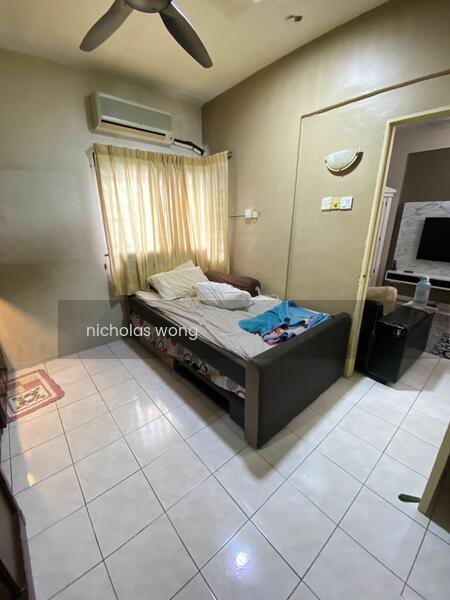 Plaza Sinar Apartment - 4