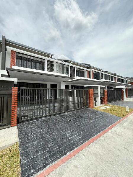 Elmina Green Seven - 2