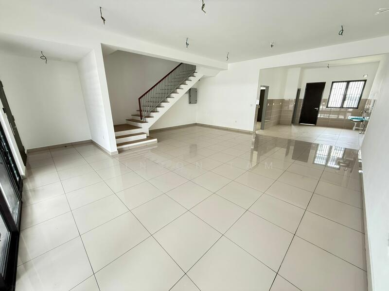 Elmina Green Seven - 3