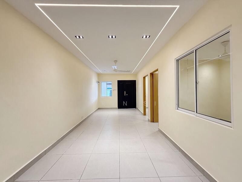 Jalan Perwira ,Taman Ungku Tun Aminah - 2