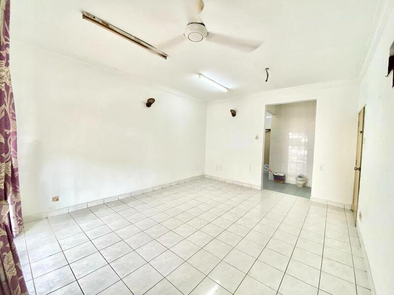 Freehold 2 Storey Taman Puchong Utama - 3