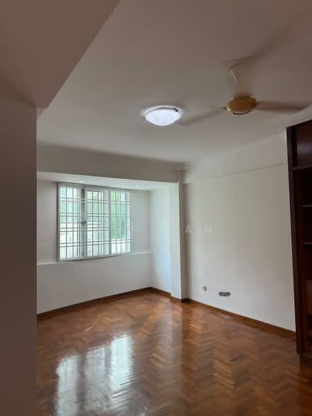 Petrie Condominium - 2