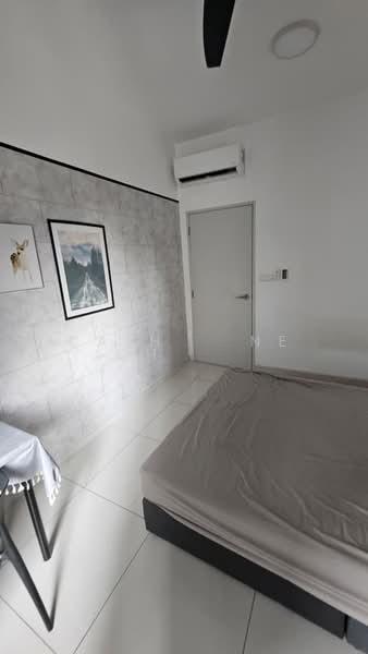 Riana South - 4