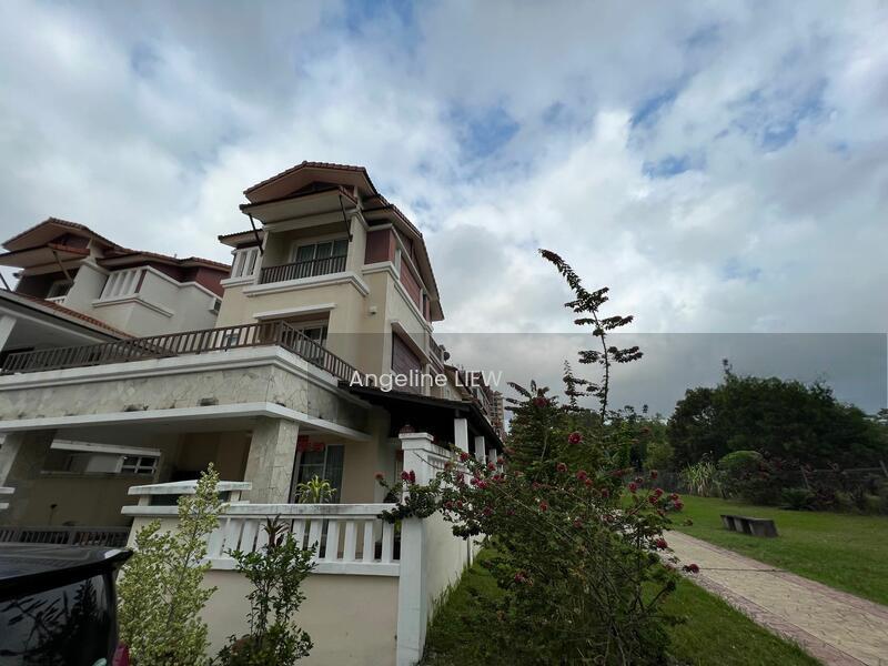 Bungalow at Batu Caves - 2