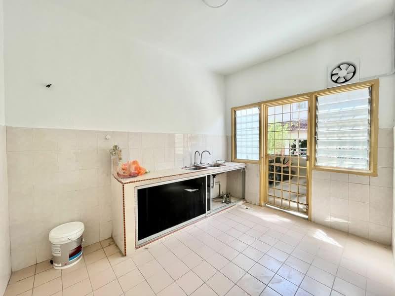 Amerthyst 1 Emerald East - 4