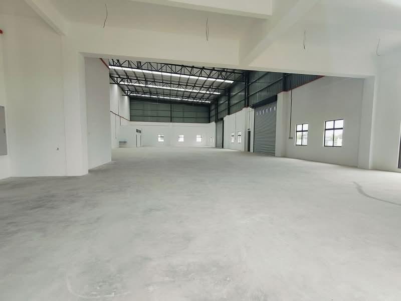 Kempas Utama - New Phase Semi-Detached Factory (Tenanted) for Sale - 2