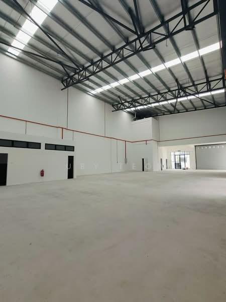 Kempas Utama - New Phase Semi-Detached Factory (Tenanted) for Sale - 3
