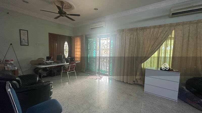 Semi-D cornerhouse at Taman Lim - 5