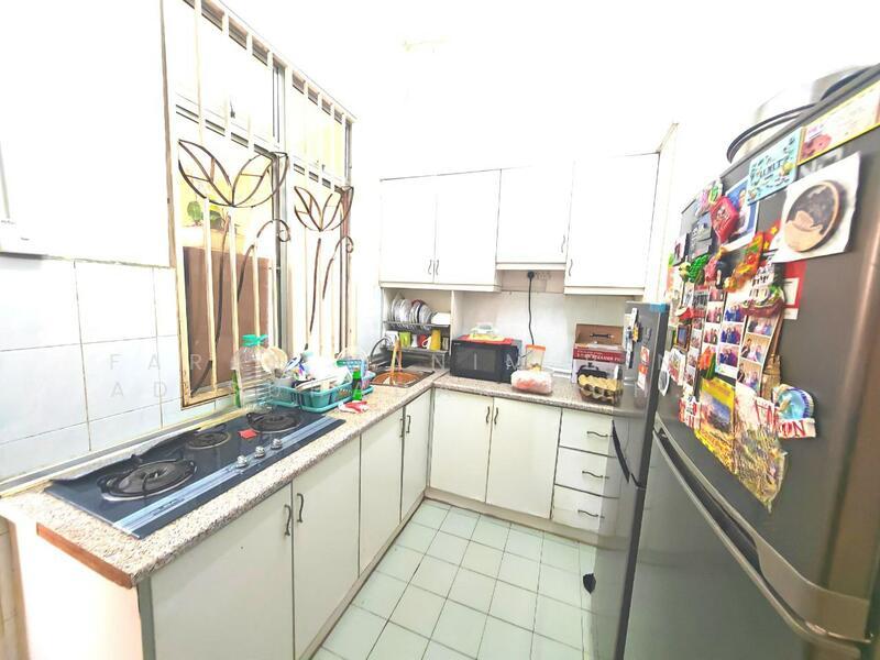 Taman Pinggiran Putra - 4