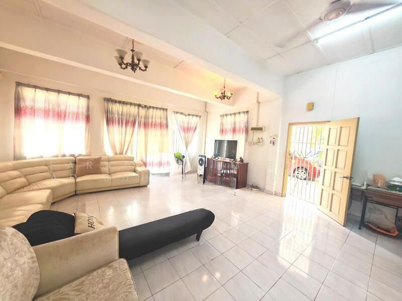 Taman Pinggiran Putra - 2