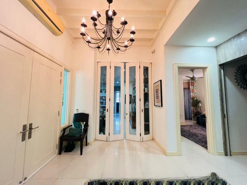 Beethoven, Symphony Hills - 2