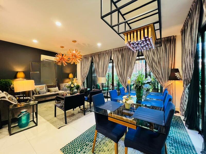 Beethoven, Symphony Hills - 1