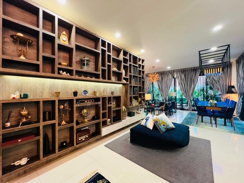 Beethoven, Symphony Hills - 4