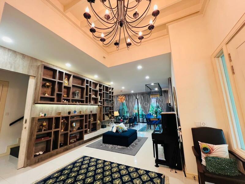 Beethoven, Symphony Hills - 5