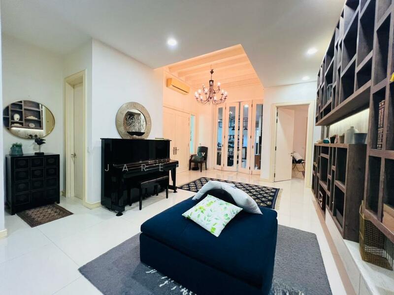 Beethoven, Symphony Hills - 3