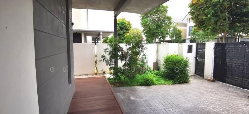 Avira Medini Iskandar - 5