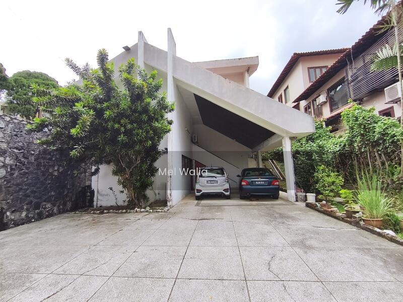 Ukay Heights Bungalow - 1