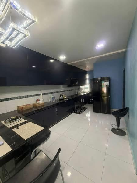 Taman Mount Austin - 3