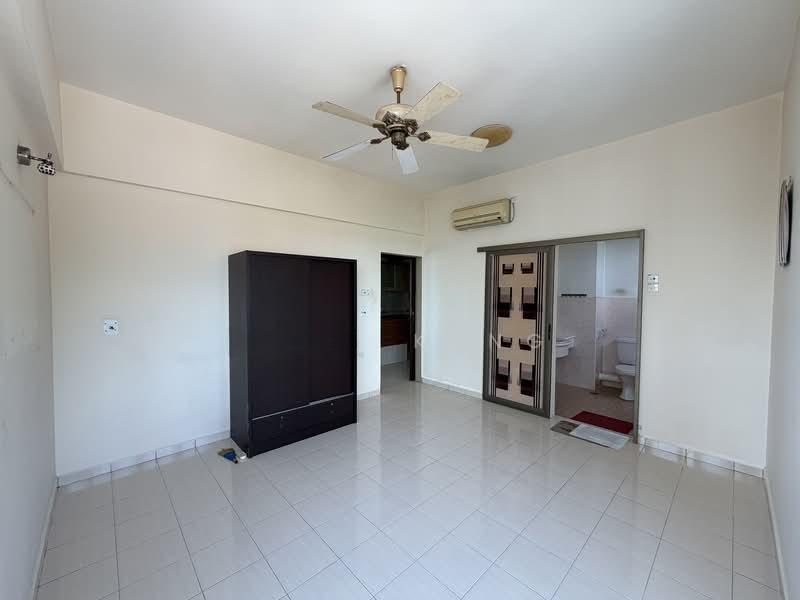 Straits Regency - 2