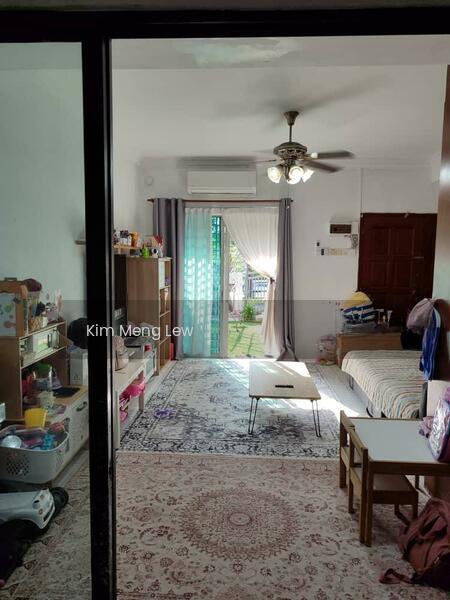 Taman Pinggiran Putra - 1