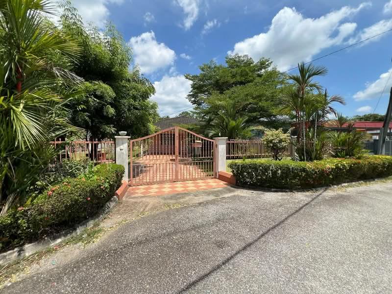 Single Storey Bungalow Taman Peranginan Mutiara Port Dickson Negeri Sembilan - 2