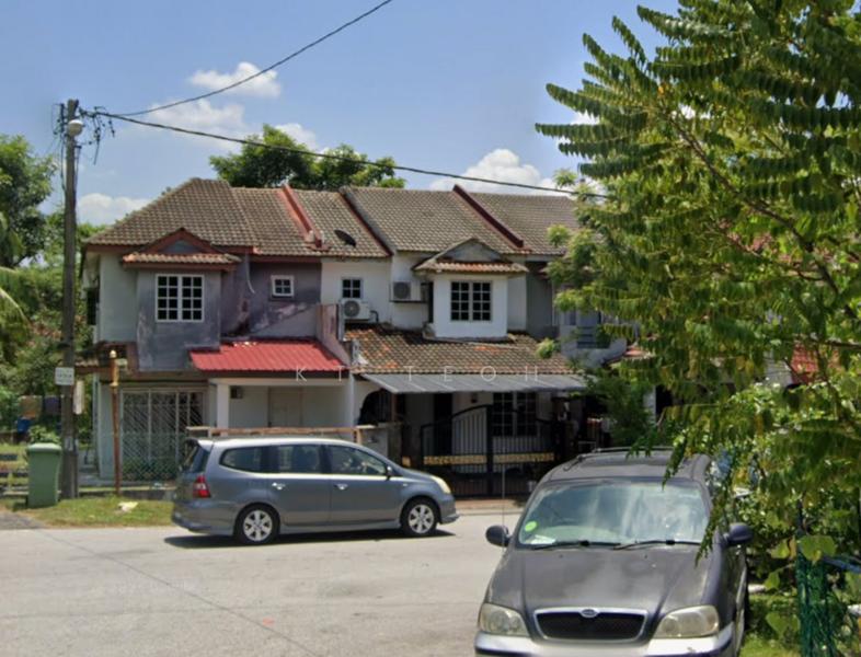 Terrace house at Bandar Country Homes - 4