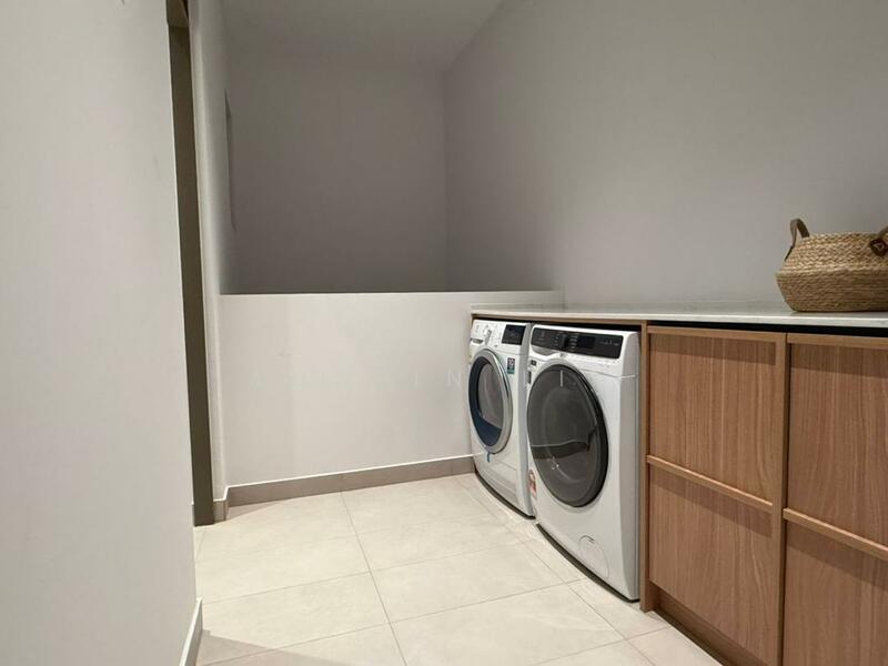 Royal Garden @ Sri Putramas 4 - 5