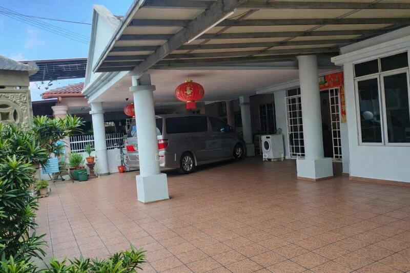 BUNGALOW 2.5 STOREY BANDAR COUNTRY HOMES RAWANG - 2