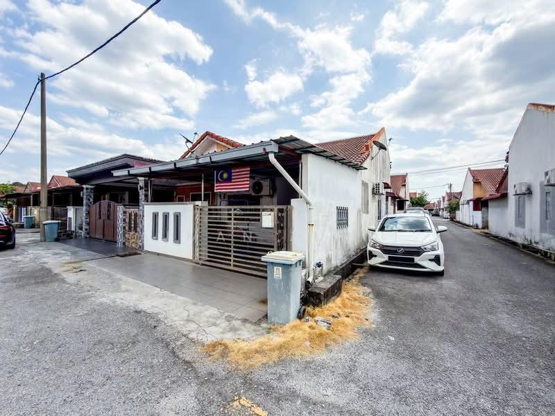 Taman Pahlawan Telok Panglima Garang - 3