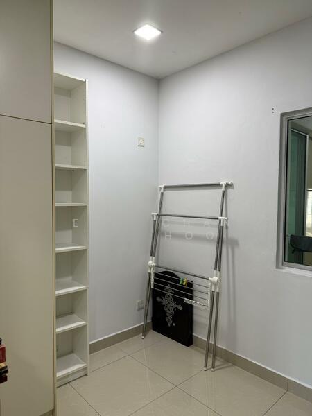 Connaught Avenue - 5