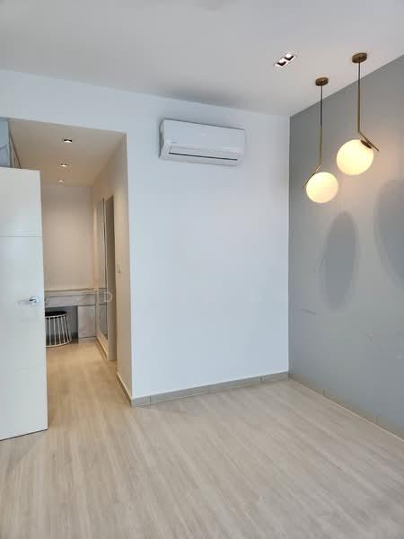 Waterside Residence - 4