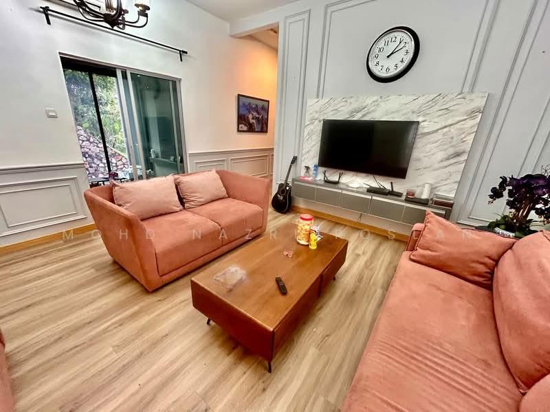 De Puncak Ukay, Ukay Perdana - 4