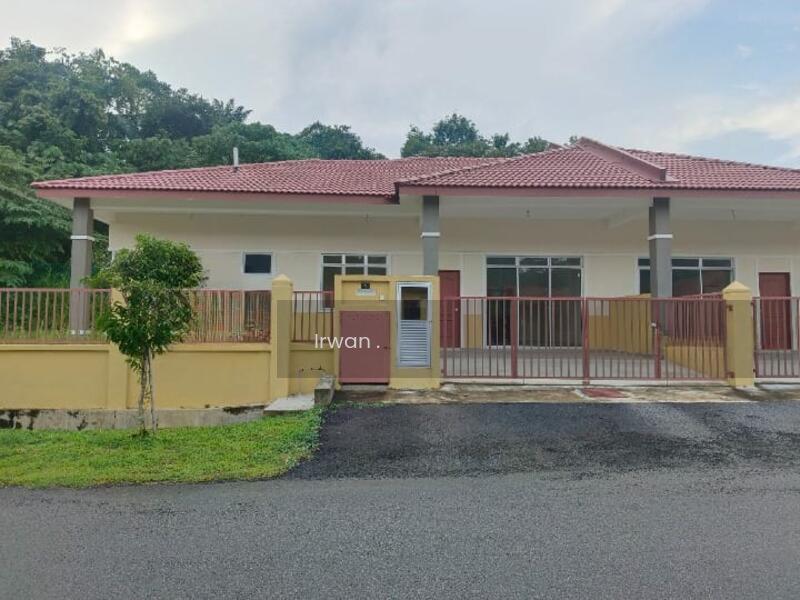NEW UNIT CORNER LOT Single Storey SEMI D Bandar Baru Salak Tinggi Sepang - 1