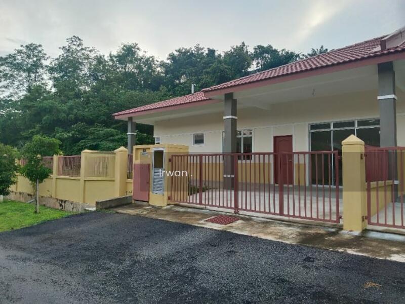 NEW UNIT CORNER LOT Single Storey SEMI D Bandar Baru Salak Tinggi Sepang - 2