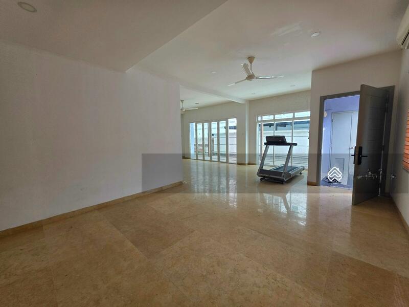 Desa Alam Section U12 - 4