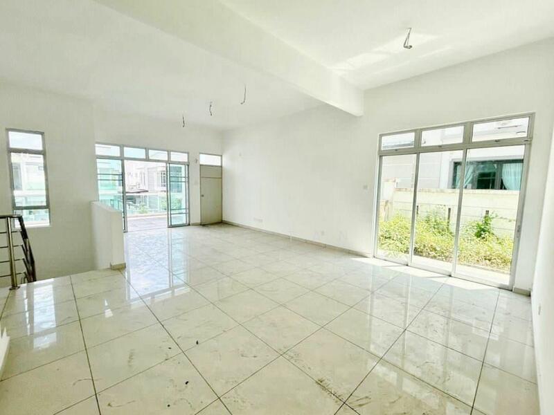 Taman Kempas Utama - 4