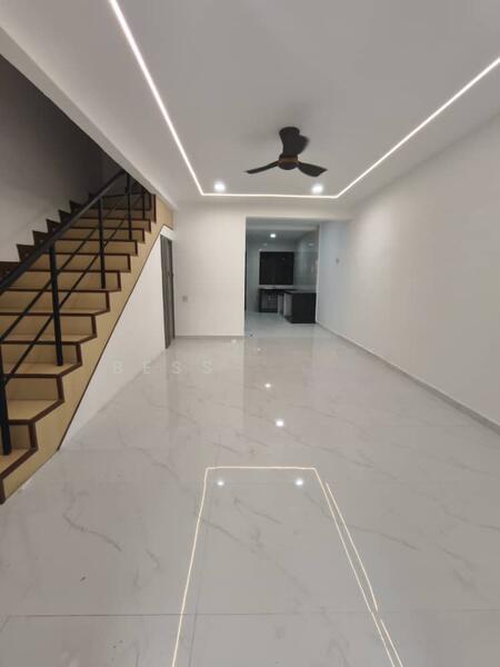 Taman Johor Jaya - 4