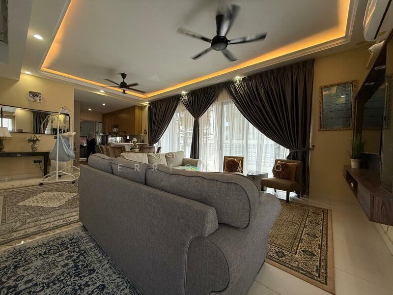 City of Elmina : Elmina Valley 2 - 3