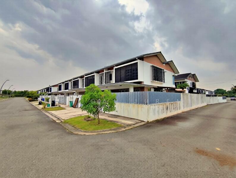 Cressida Elmina Gardens - 2