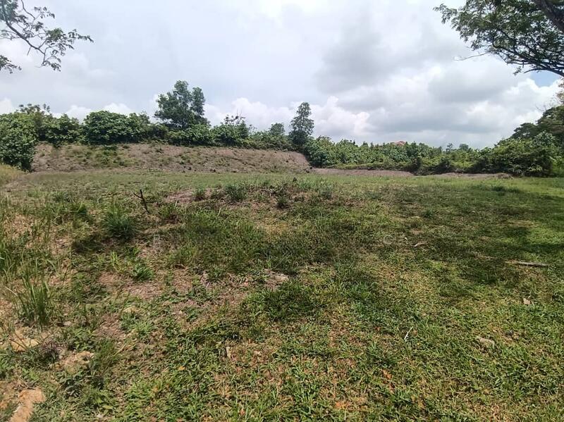 Large Land Parcel @ Ledang Heights - 3