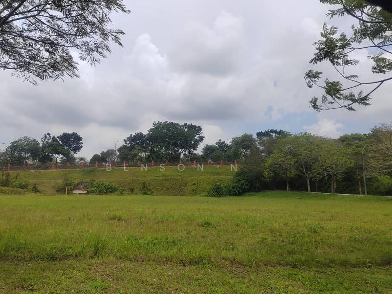 Large Land Parcel @ Ledang Heights - 4