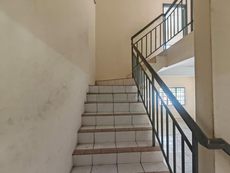 Sri Putra Apartment @ Sungai Buloh - 3