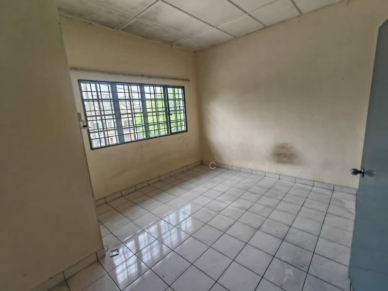 Sri Putra Apartment @ Sungai Buloh - 1