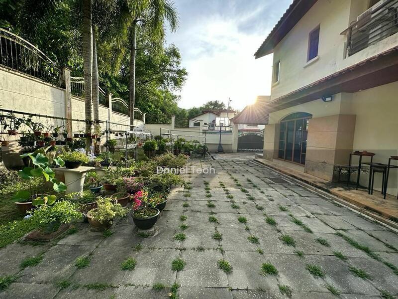 Semi-D house at Tanjung Bungah - 3