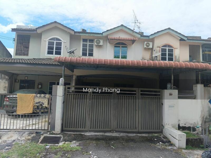 Terrace house at Taman Tasek Jaya - 1