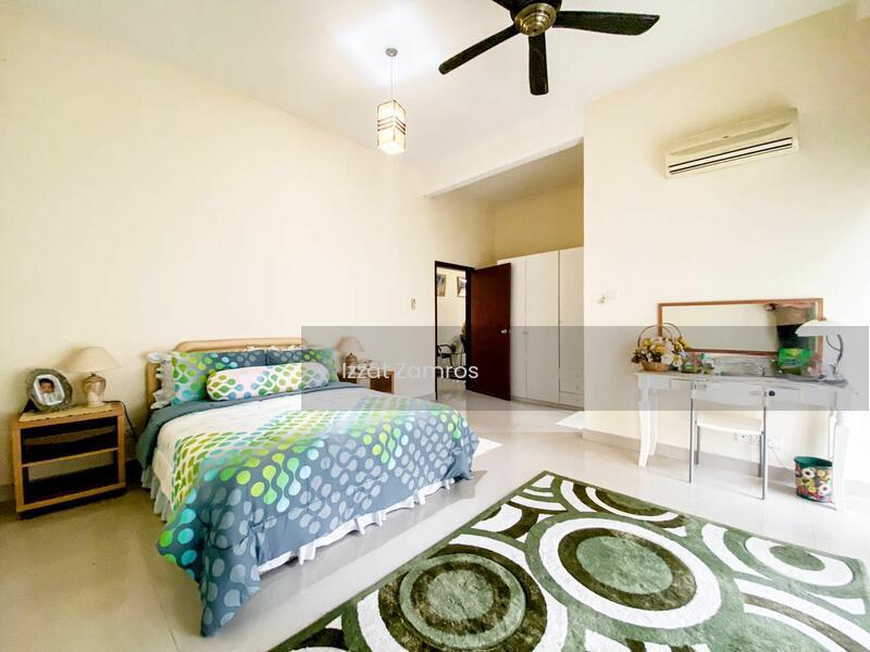 Banyan Close - 2